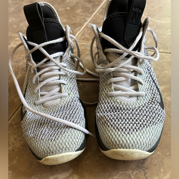 Size 8 - Nike LeBron Witness 4 White Black - Picture 5 of 7